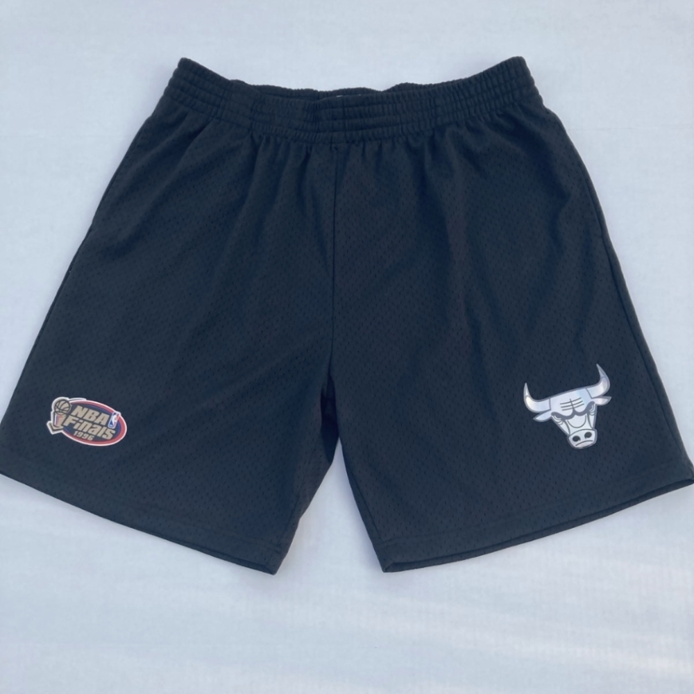 Mitchell & Ness Chicago Bulls Hardwood Classics Mesh Shorts